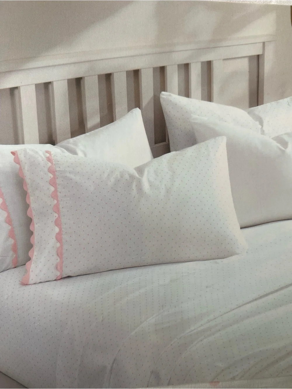 White and pink polka dot sheet set - KING